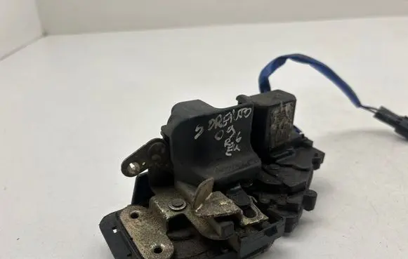 KIA Sorento Rear door lock