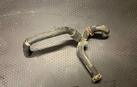 Ford Focus C-MAX Breather hose/pipe 4M5Q6K869AC