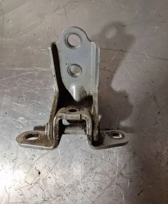 Hyundai i40 Front door upper hinge A046057