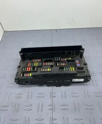 BMW 5 F10 F11 Fuse module 117033442 9210861