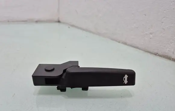 Opel Astra J Engine bonnet (hood) release handle 