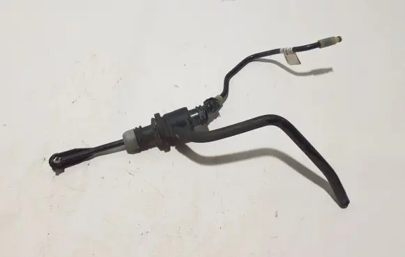 Nissan Qashqai Clutch slave cylinder 306104BA1A