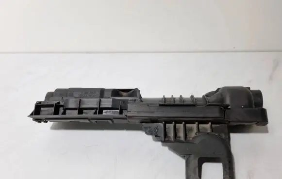 Radiator mount bracket