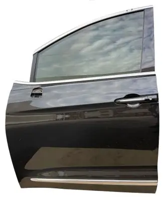 Chrysler Pacifica Front door