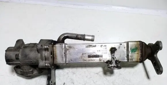 Peugeot 3008 I EGR valve cooler 30637142 69512