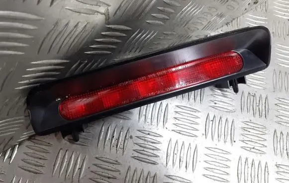 Chevrolet Rezzo Third/center stoplight