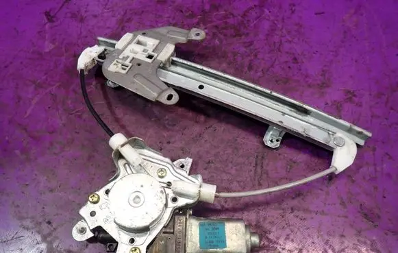 Nissan Murano Z50 Rear door window regulator with motor