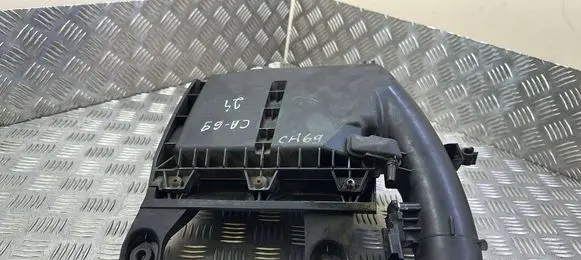 Peugeot 2008 I Air filter box 9806561080