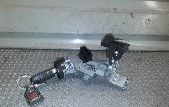 Fiat Punto (199) Ignition lock 01098401