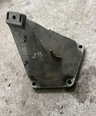 Audi A6 S6 C5 4B Engine mounting bracket 4B0199307C