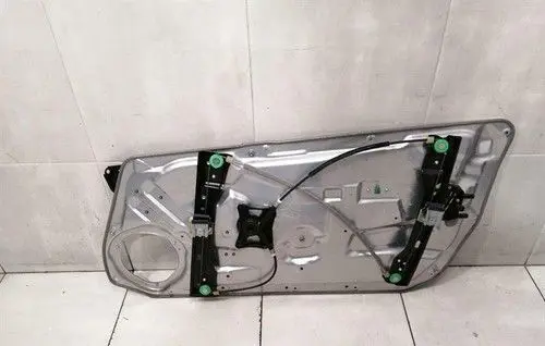 Mercedes-Benz C W204 Front door electric window regulator A2047202979