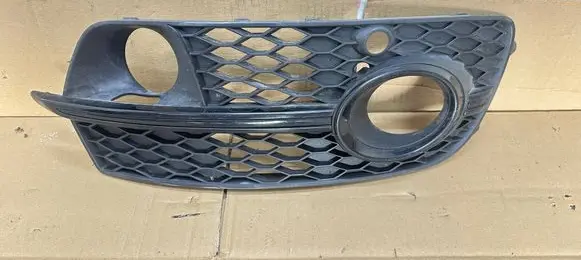 Audi Q5 SQ5 8R Front bumper lower grill 8R0807682Q