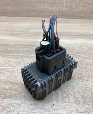 Opel Vectra B Glow plug pre-heat relay 09132691 51299008 WithPlug
