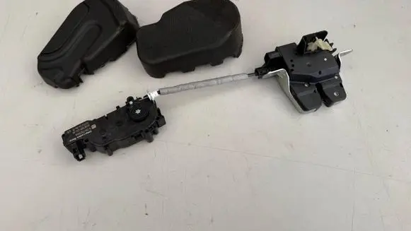 Mercedes-Benz V Class W447 Tailgate/trunk/boot lock/catch/latch A4477400335 4477400335 A2047500060