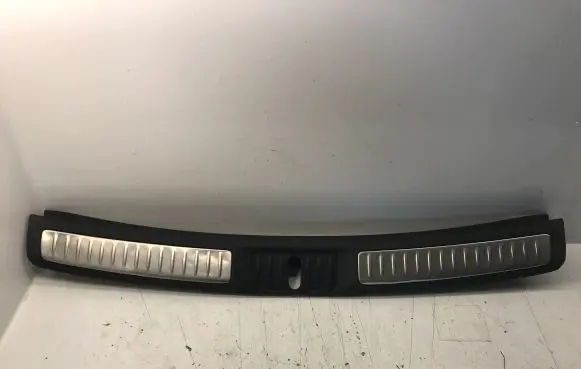 Toyota Avensis T270 Trunk/boot sill cover protection 5838705110C0 6942205010