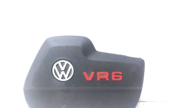 Volkswagen Golf IV Engine cover (trim) 021128625A