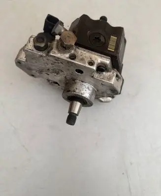 Audi A8 S8 D3 4E Fuel injection high pressure pump 059130755E 0445010090