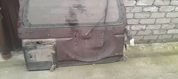 Mitsubishi Pajero Tailgate/trunk/boot lid