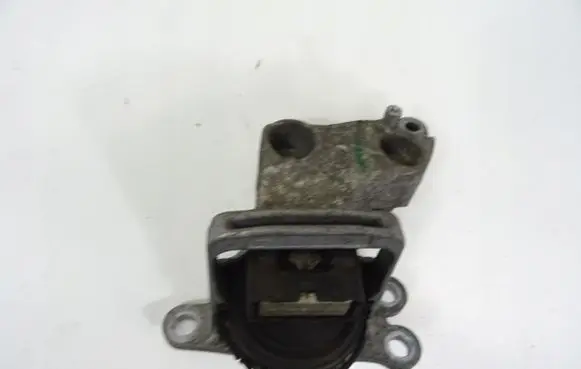 Nissan Qashqai Engine mount vacuum valve 11211