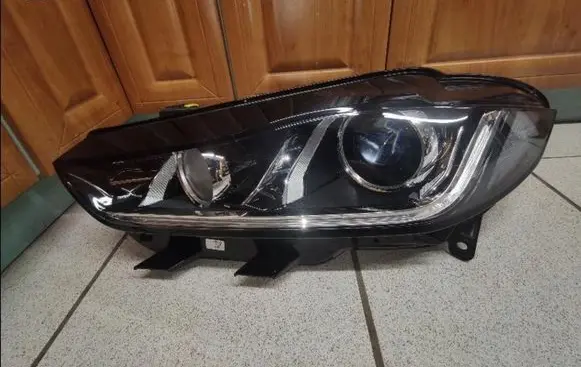 Jaguar XE Headlight/headlamp GX7313W030EE