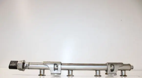Volkswagen Golf VII Fuel main line pipe 04E133320D