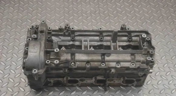 Mercedes-Benz E W211 Engine head R6420163801 A6420106720