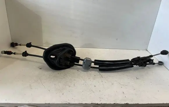 Opel Mokka B Gear shift cable linkage 1000898184