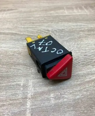 Skoda Octavia Mk1 (1U) Hazard light switch 1U0953235B