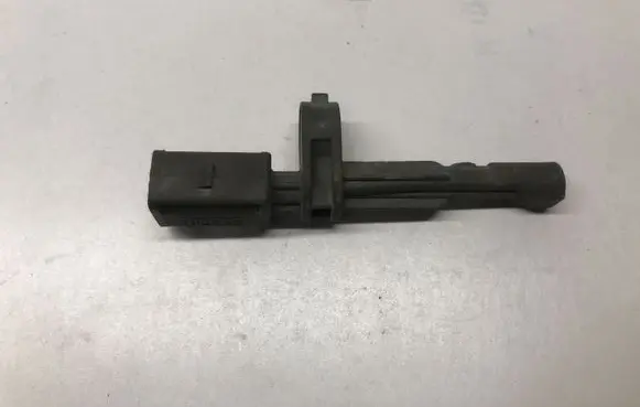 Volkswagen Jetta VII ABS rear brake sensor WHT007147A