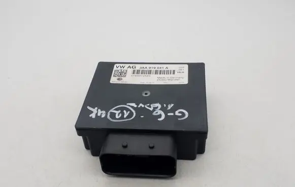 Volkswagen Golf VI Power management control unit 3AA919041A 8ES01045220