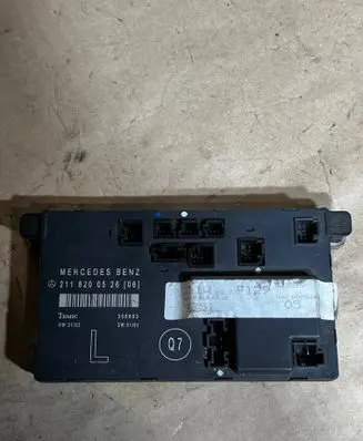 Mercedes-Benz E W211 Door control unit/module 2118200526 356803