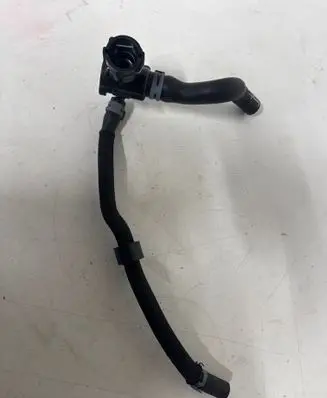 Volkswagen PASSAT B8 Engine coolant pipe/hose 5Q0121113G