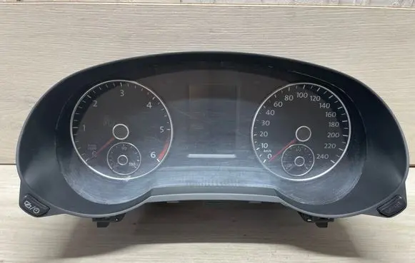 Volkswagen Sharan Speedometer (instrument cluster) 7N0920870G 1319010417