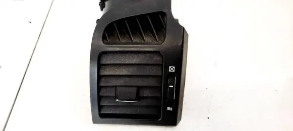 Chevrolet Captiva Dash center air vent grill