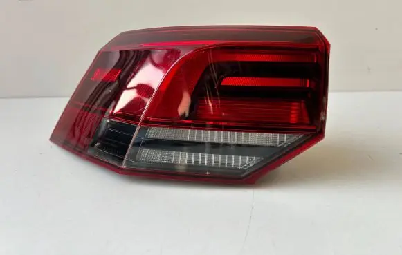 Volkswagen Golf VIII Rear/tail lights 5H0945095C