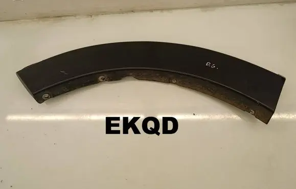 Mitsubishi Pajero Rear arch trim 