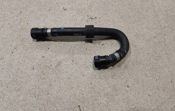 Volvo XC90 Engine coolant pipe/hose 32249412