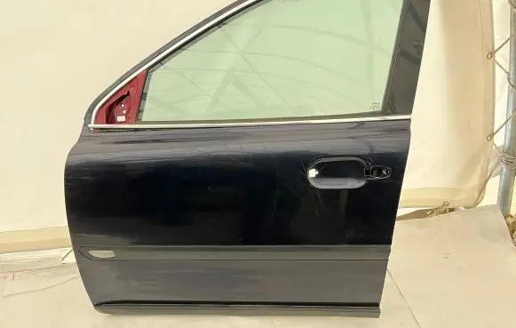 Volvo XC90 Front door