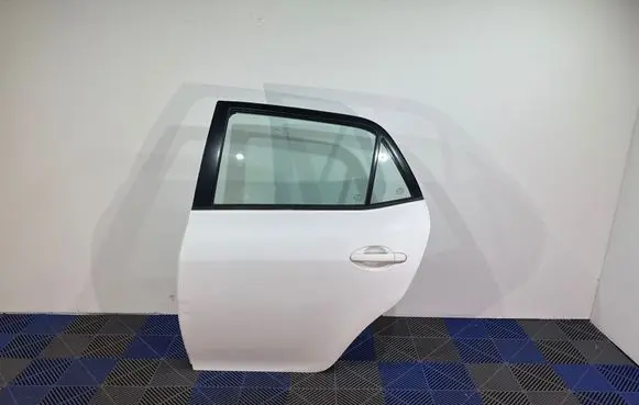 Toyota Auris 150 Rear door