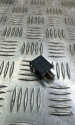 Skoda Superb B6 (3T) Other relay 4H0951253C
