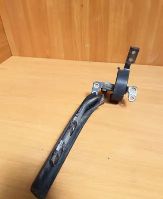 Volkswagen Touareg I Tailgate/trunk/boot hinge 7L6827301E