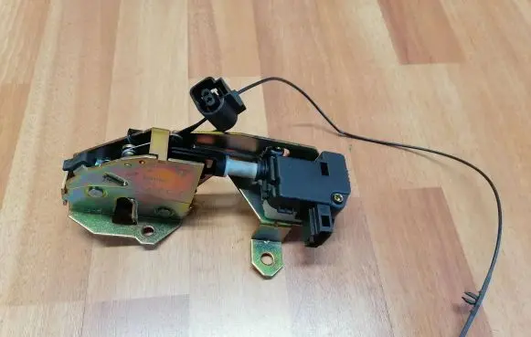 Volkswagen Touareg I Tailgate window lock/catch/latch 7L0827506D 7L6827501B