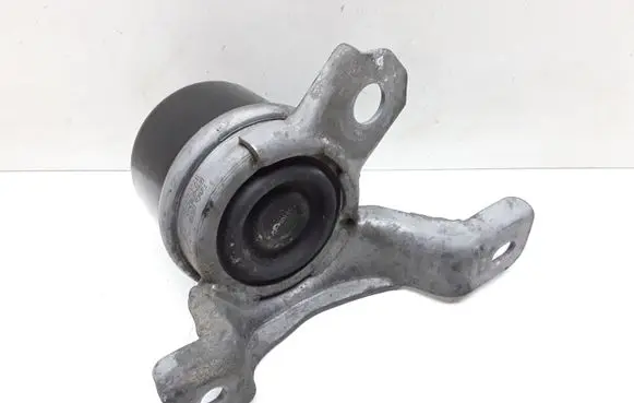Volvo V70 Engine mount bracket 6G926F012ED 31257674