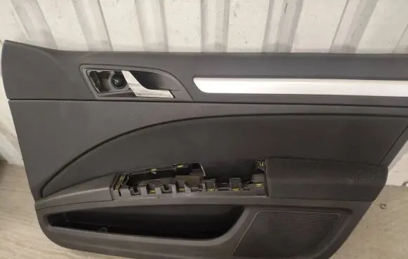 Skoda Superb B6 (3T) Front door card panel trim 5DZL