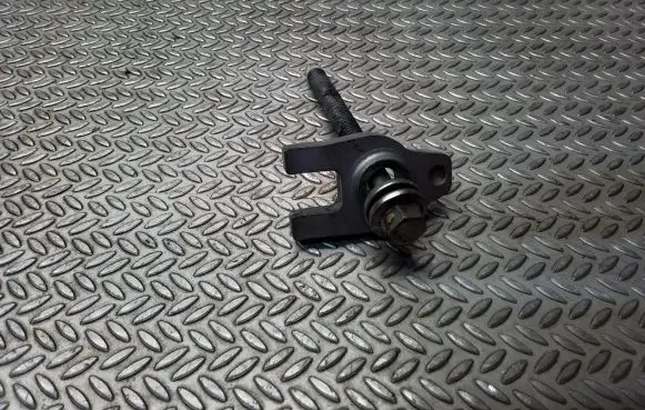 Renault Trafic III (X82) Fuel Injector clamp holder 8200376373