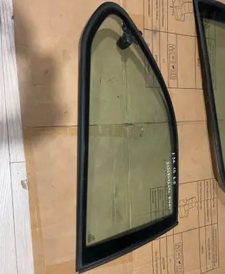 BMW 3 E36 Rear side window 51368242602