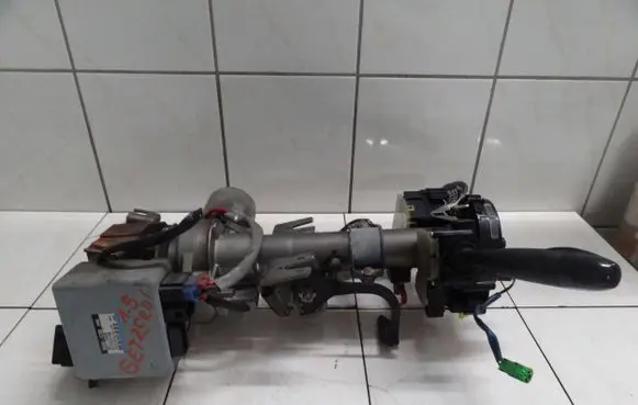 Hyundai Getz Steering wheel axle 56300-1C700