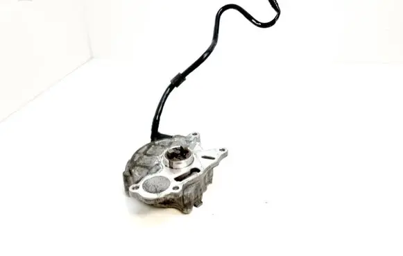 Volkswagen PASSAT CC Vacuum pump 03L145100F
