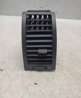 Volkswagen Polo IV 9N3 Dash center air vent grill 6Q0819704