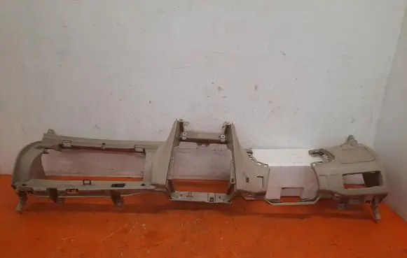 Toyota Avensis Verso Dashboard 55303-05011